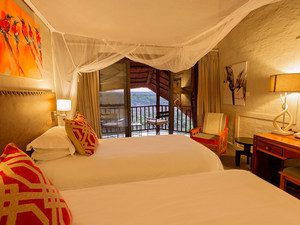 ©Victoria Falls Safari Suites, Simbabwe; Kalahari - Afrika Spezial Safaris, Dresden
